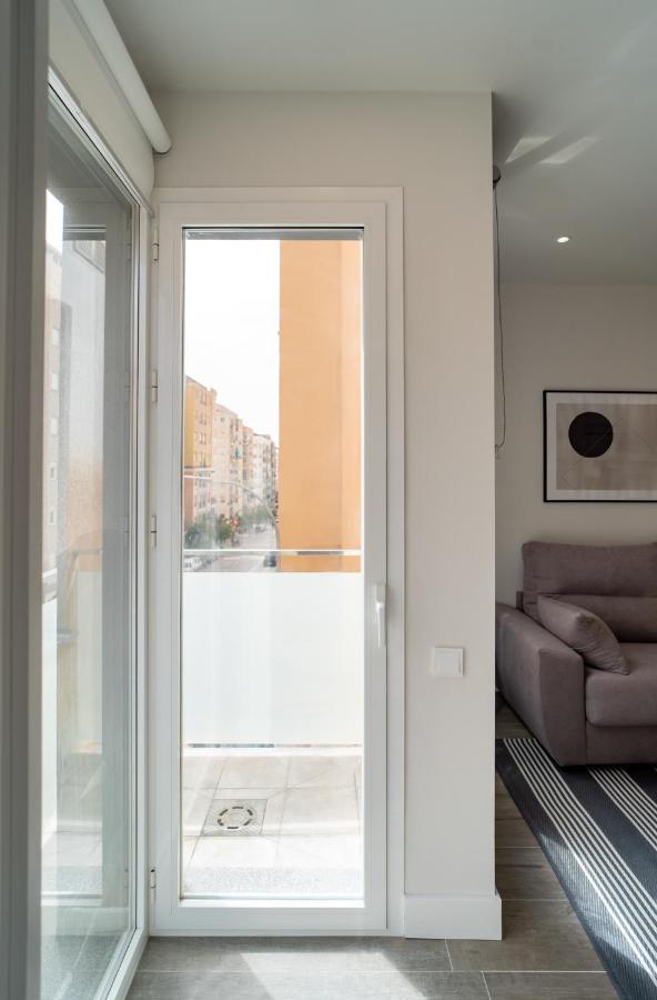AAC Málaga - Apartamento luminoso y nuevo, a 1,3km del centro de Málaga Esterno foto